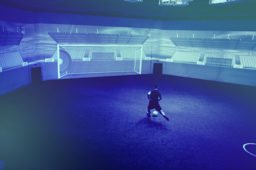 Individual- und Reha-Training - Spieler bei einer Torschussübung in der skills.lab Arena