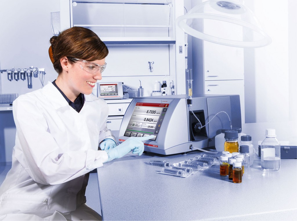 Unternehmen - Aufnahme einer Anton Paar Mitarbeiterin