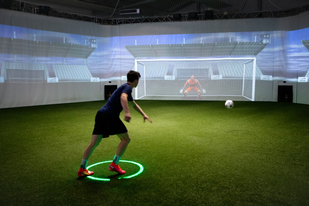 Assessment und Scouting - Ein Spieler in der skills.lab Arena während eines Scouting-Trainings