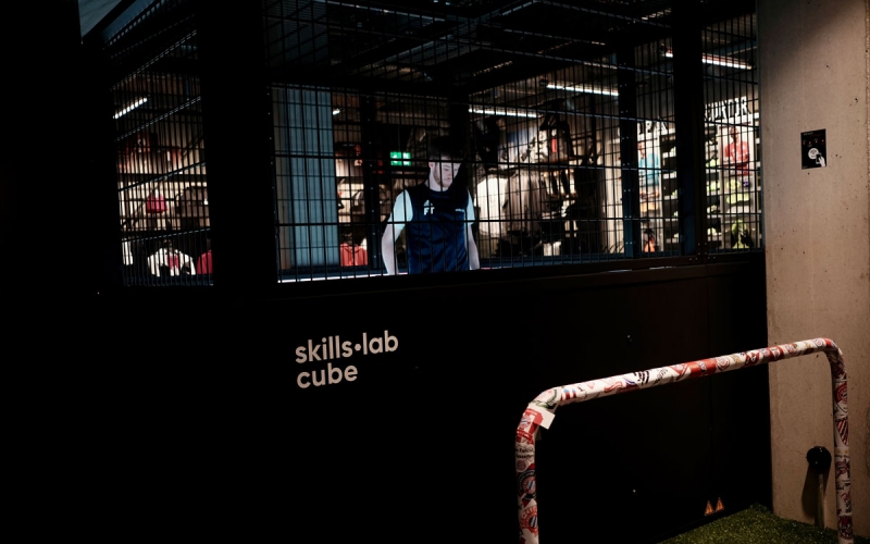 Trainingssysteme von skills.lab -Aufnahme des skills.lab Cube in der FC Bayern World in München