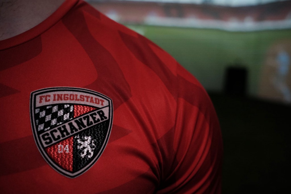 FC Ingolstadt 04 - Close-Up auf ein Trikot des FC Ingolstadt
