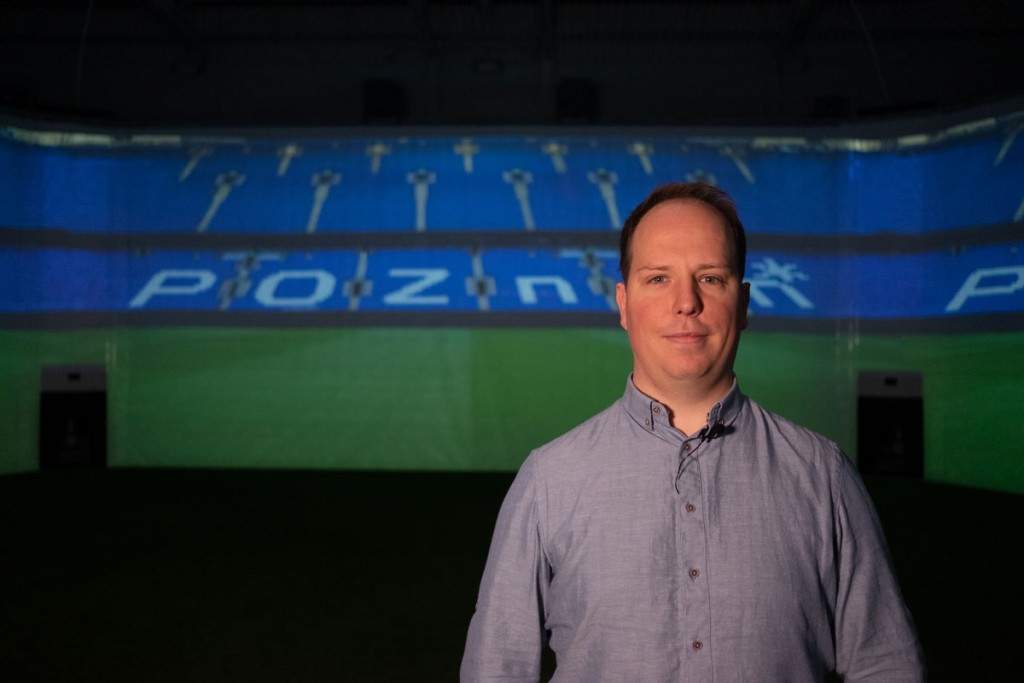 KKS Lech Poznań - Porträt von Michal Kokotek, Head of Operations Lech Poznan Youth Academy, in der skills.lab Arena
