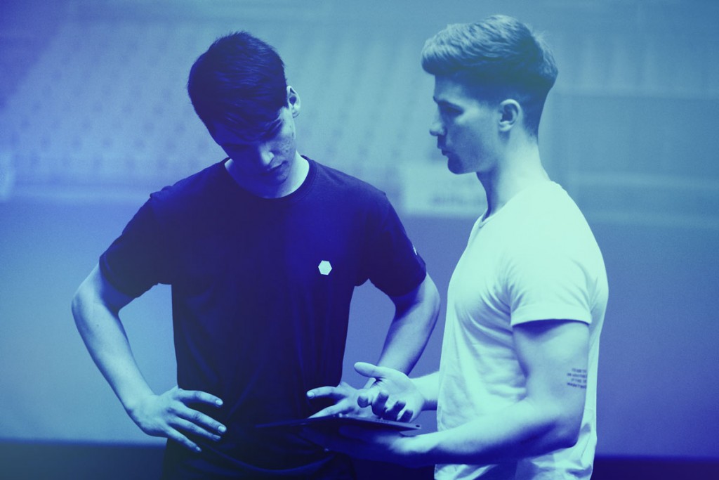 A skills.lab coach during an exclusive training with an adult player