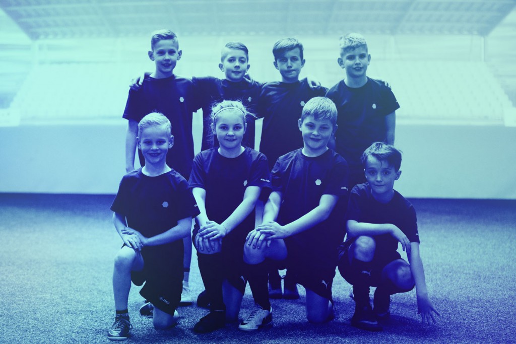 Team Check - Mannschaftsfoto eines Nachwuchsteams in der skills.lab Arena